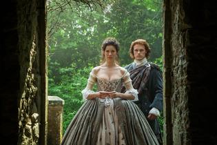 http://tvrecappersdelight.com/wp-content/uploads/2015/04/Jamie-and-Claire-Wedding-Outlander.jpg