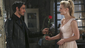 http://images.tvfanatic.com/iu/t_full/v1424399257/slides/13-first-dates-that-prove-romance-exists_emma-and-hook-once-upon-a-time.jpg